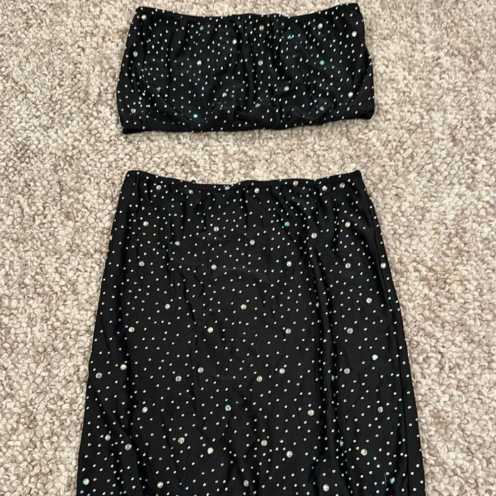 FashioNova Rhinestone Set - Picture 1 of 5